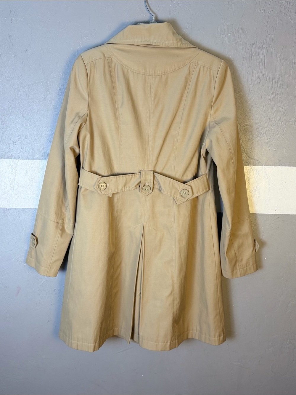 DKNY Kahki Double-Breasted Trench Coat size Medium - Picture 8 of 15